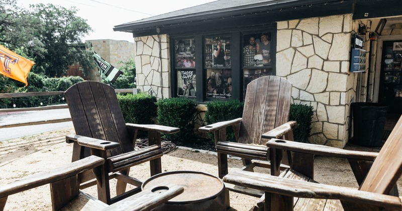 Exterior, patio area