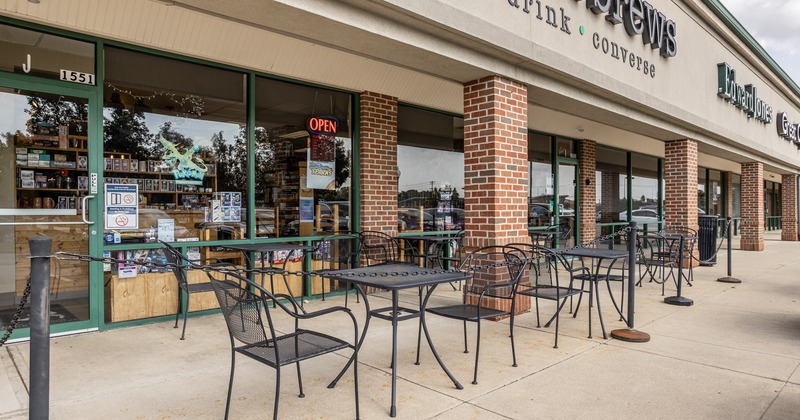 Exterior, side walk patio, tables and chairs