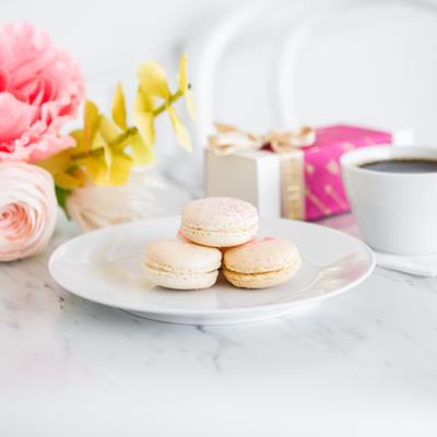 Strawberry cheesecake macaron.