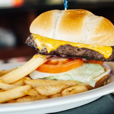 Cheeseburger with fries