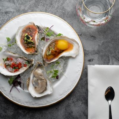 Oysters plate, top view