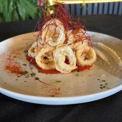 Anillas de Calamar al Alioli /Calamari Rings with Alioli.