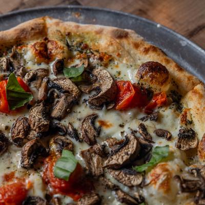 Seta-Mushroom Pizza.