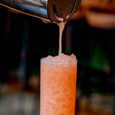 Naked And Famous cocktail, preparation.