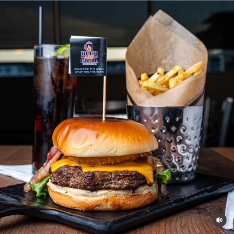 Classic Cheeseburger photo