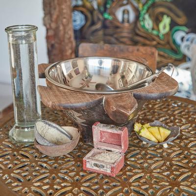 The kava preparation kit.