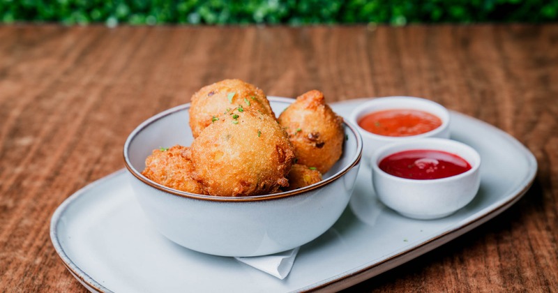 Corn Fritters, with dip