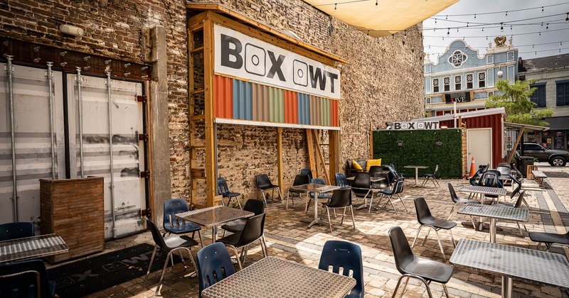 Exterior, main dining area