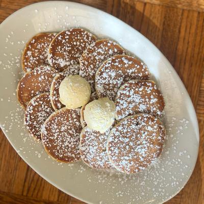 Great Nana's 1883 Hot Cakes.