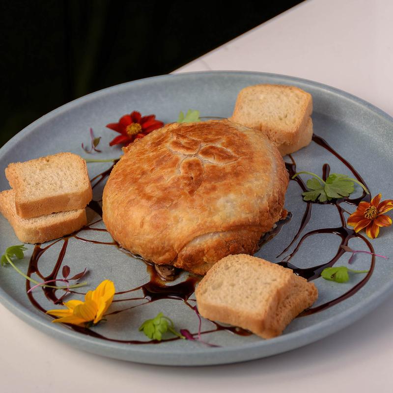 Baked Brie en Croute photo