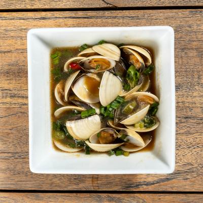 Steamed Asari Clams seasoned with chili, butter, garlic and scallion.
