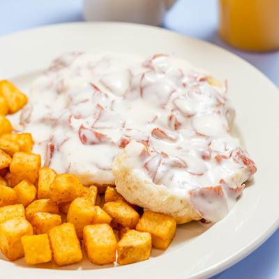 creamed chipped beef, closeup