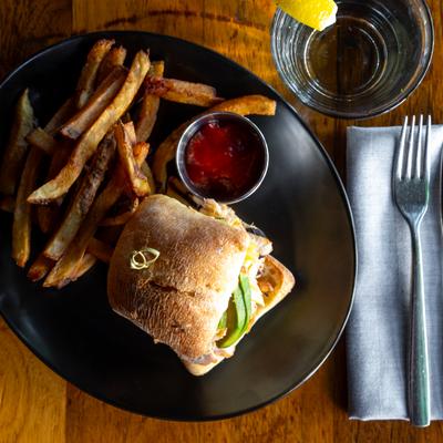 Chicken sandwich, cocktails, diner set up