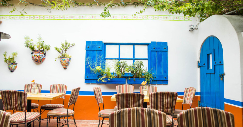 Exterior seating area, Romeo Room