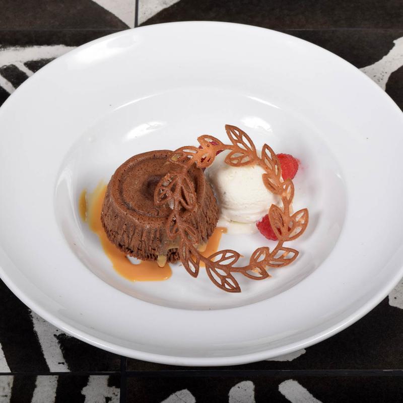 Pastel De lava photo