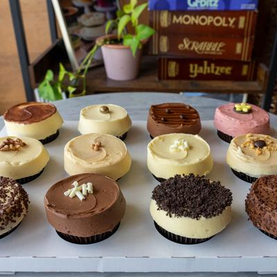 Cupcakes, assorted 12 pack.