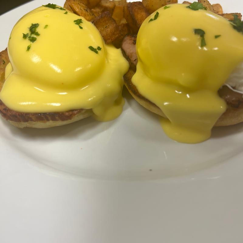 Eggs Benedict photo