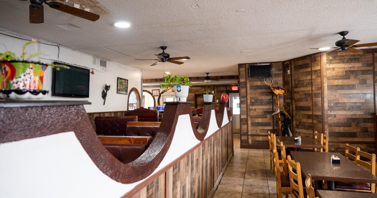 Booths, diner tables