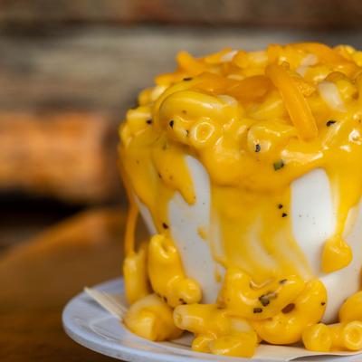 Mac and cheese, close up.