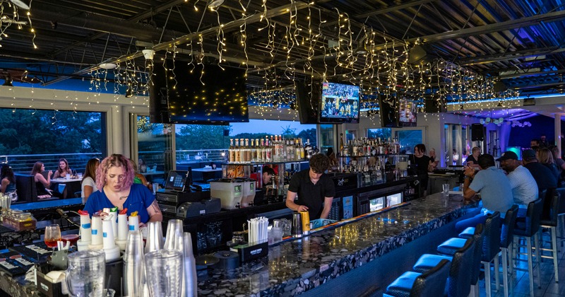 Interior, bar, suf, tv screens