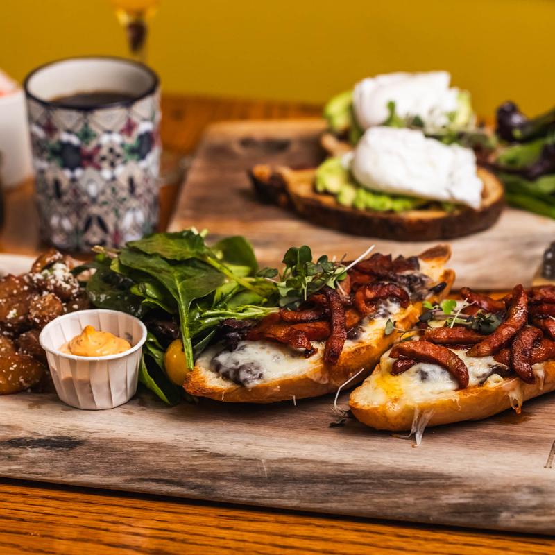 menu item 2 of 9, Mollete