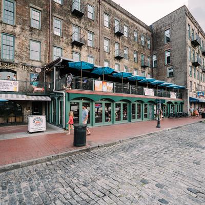 A view of the restaurant from the street.