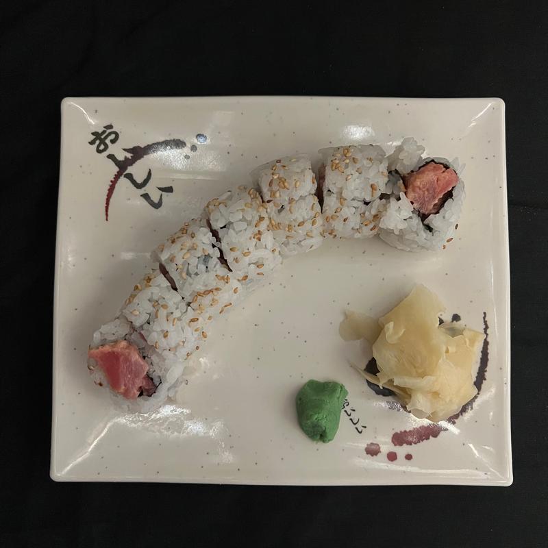 Spicy Tuna Roll* photo