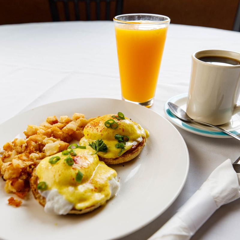 Eggs Benedict* photo