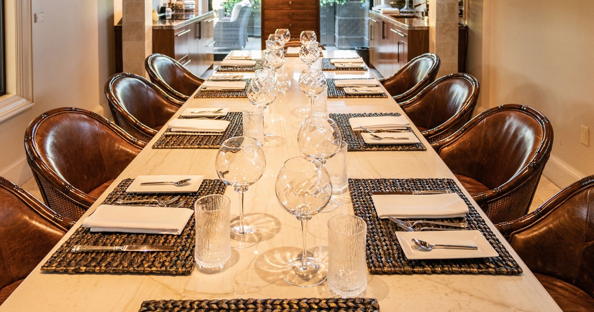 Interior, set table ready to receive guests