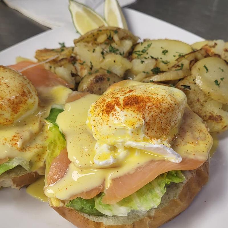 Eggs Benedict photo