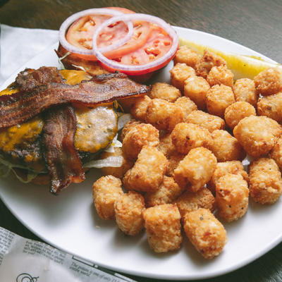 Nuggets, bacon cheeseburger