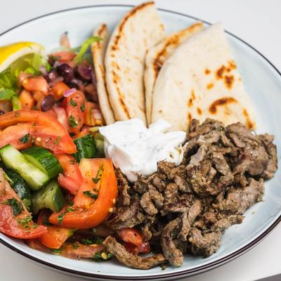 Ground beef, served with pita bread, romaine, tomato, onion and olives.