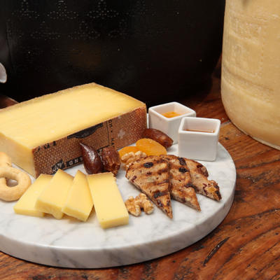 Cheese platter with dip and bread