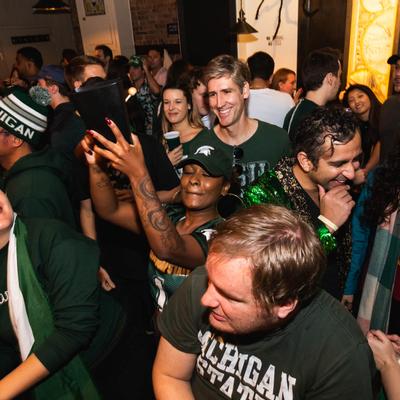 Michigan State Alum rock the house for big MSU game at Slainte.