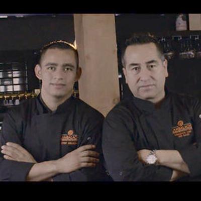 Cambalache chefs - Chef Nelson and Chef Leo.