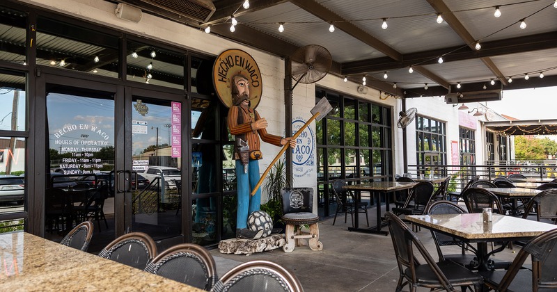 Covered patio, seating area