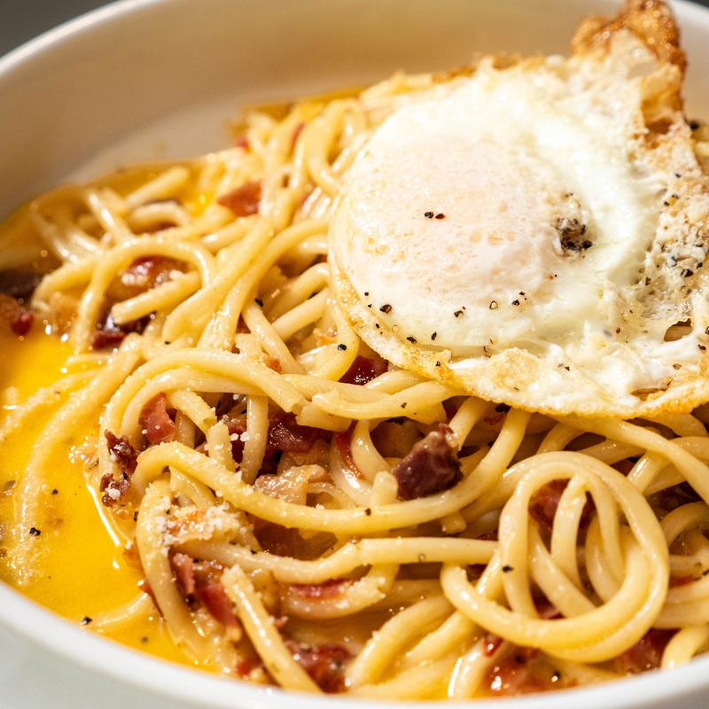 Roman Carbonara Tradizionale* photo