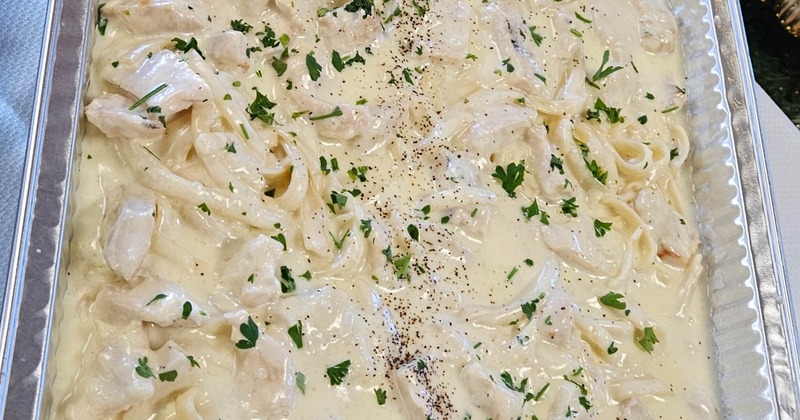 Chicken Alfredo pasta