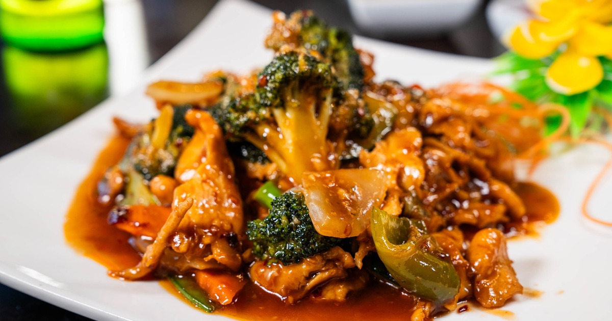 Chicken with garlic sauce