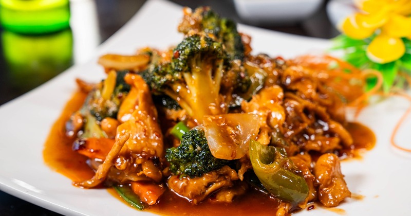 Chicken with garlic sauce