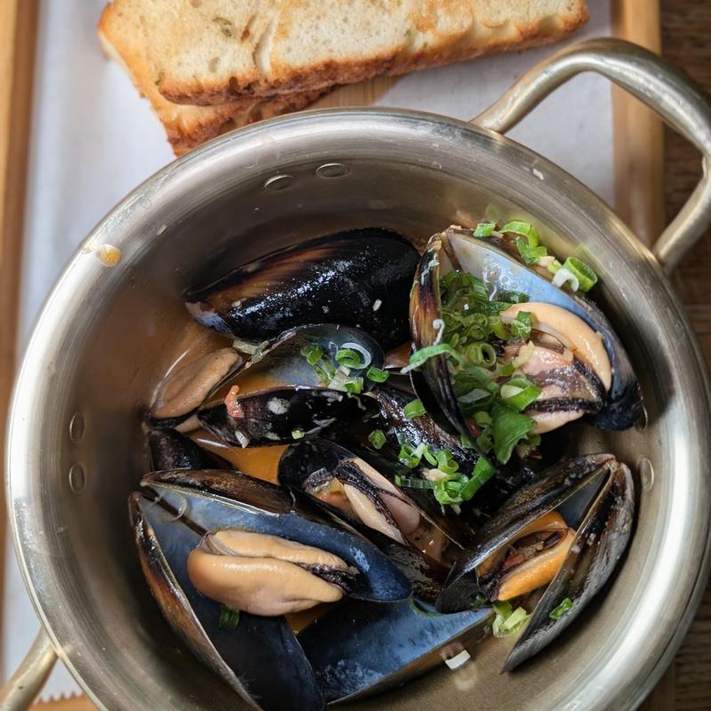 menu item 3 of 22, STEAMED MUSSELS