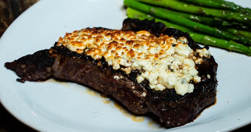 Bleu cheese ribeye with asparagus