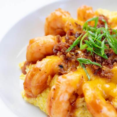 Shrimp grits, close up