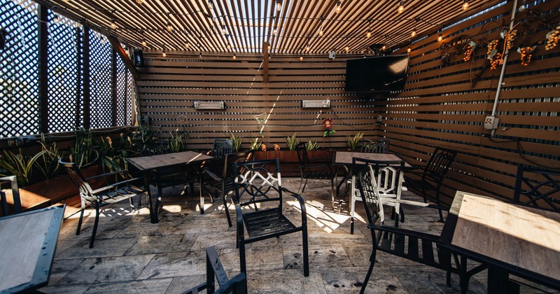 Interior, tables an chairs