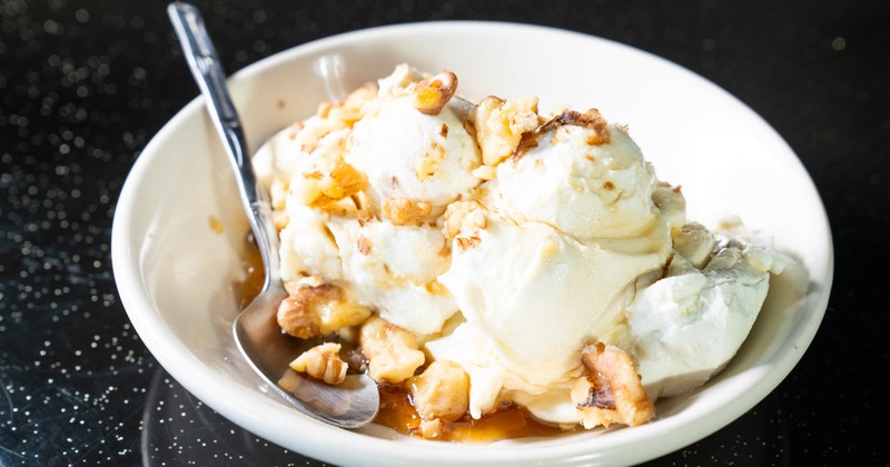 Greek yogurt with walnuts and honey