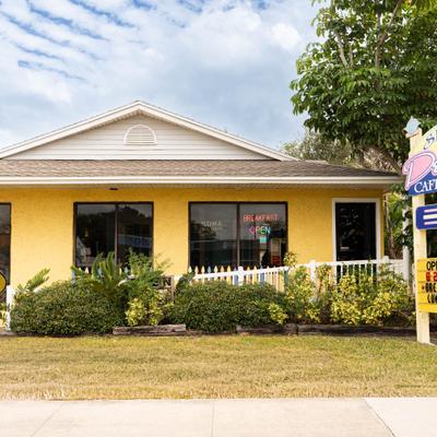 Simply Delicious Cafe and Bakery exterior, storefront.