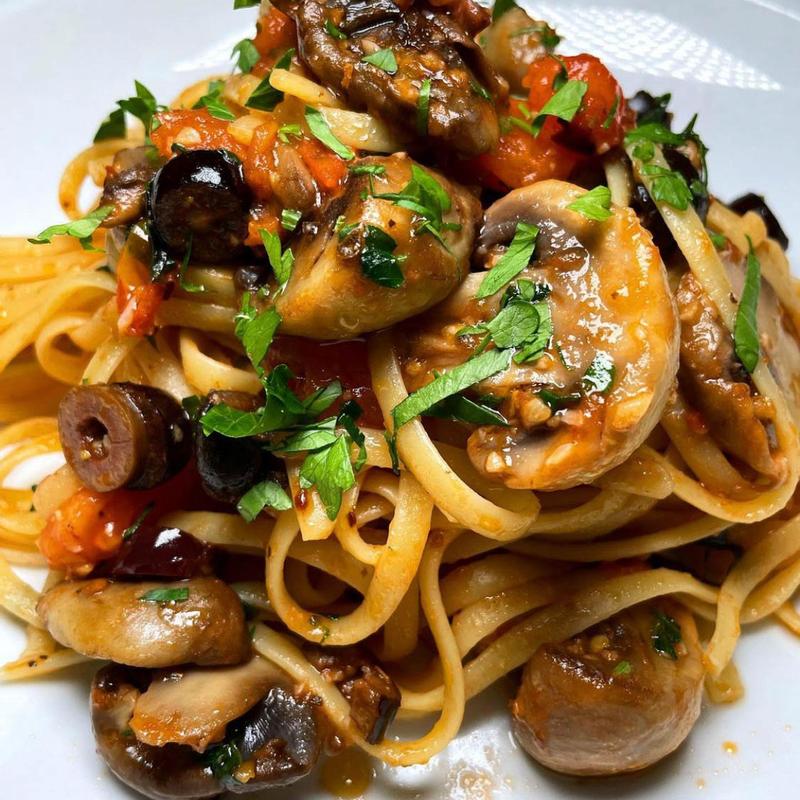 Linguine with Garlic photo