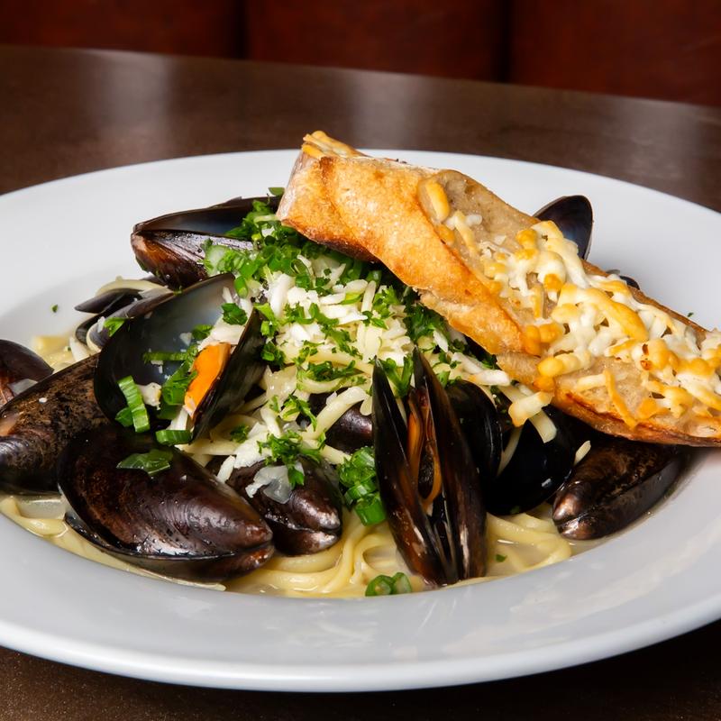 menu item 21 of 102, Steamed Mussels with Linguine