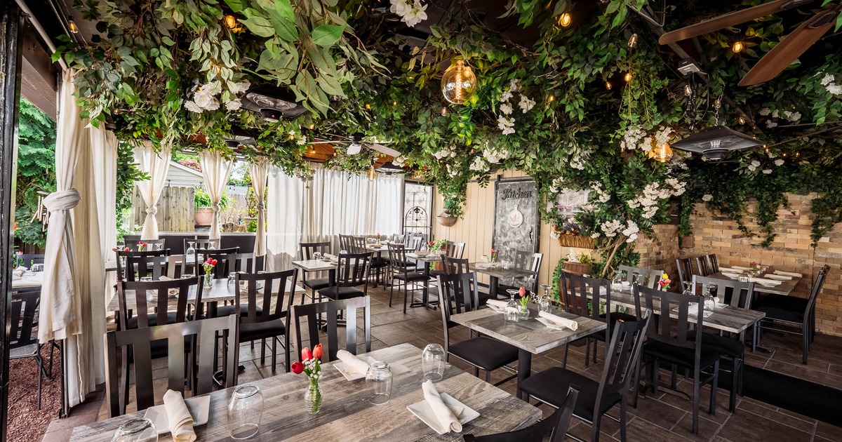 Vidalia Enclosed Patio
