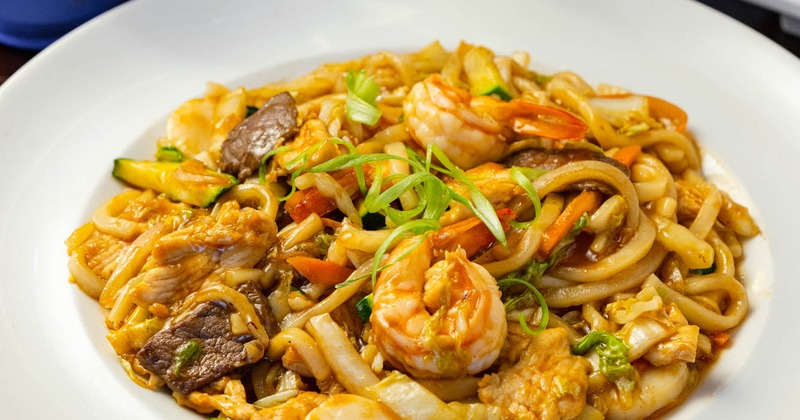 Combo seafood and beef bowl